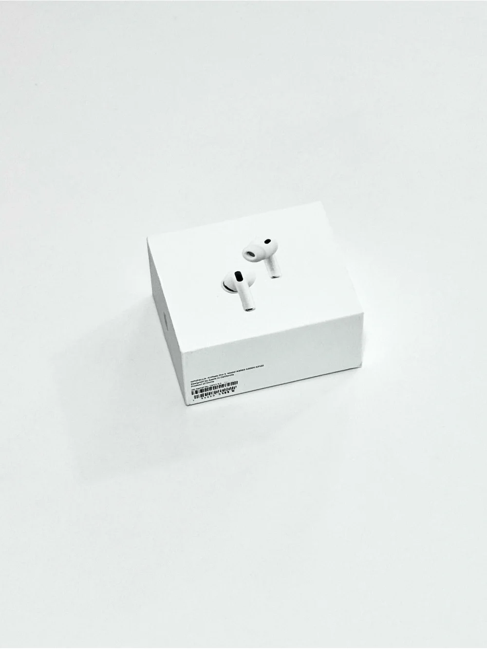 Apple AirPods Pro 3 (White) with Wireless Charging Case